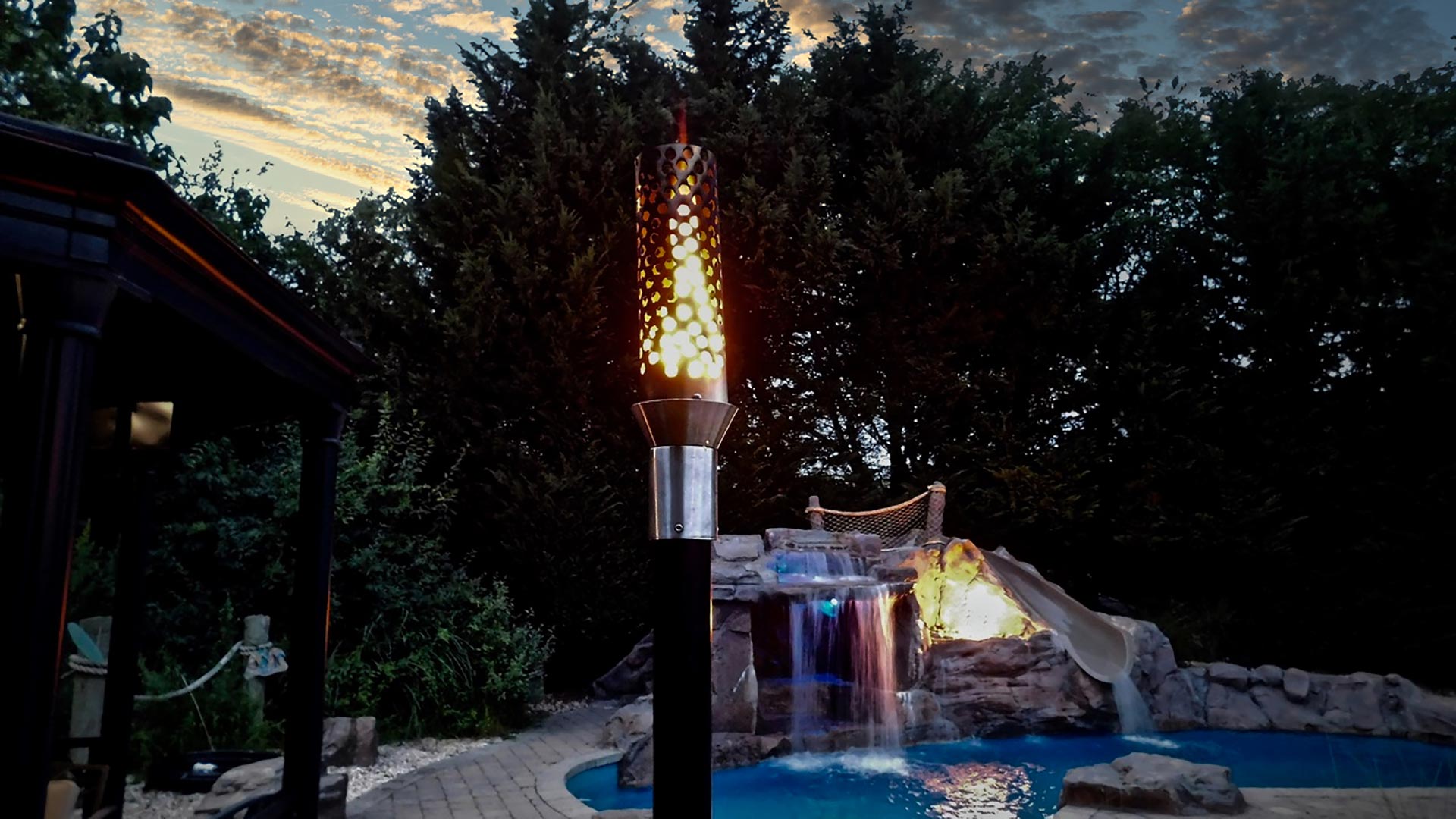 Fireplaces-Plus-Outdoor-Torches-Honeycomb-Torches-2